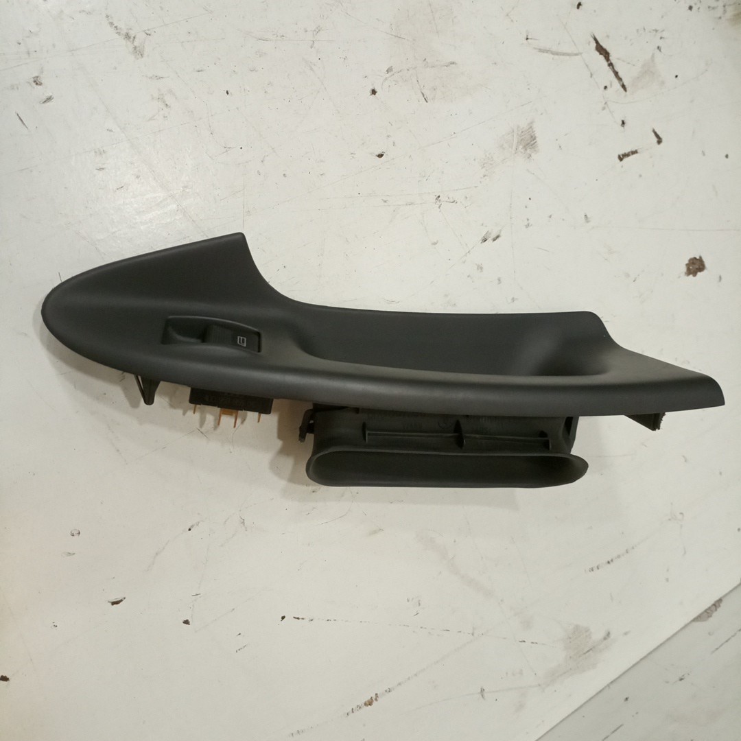 Puxador interior de porta traseira direita AUDI A4 (8D2, B5) | 94 - 01 Imagem-1