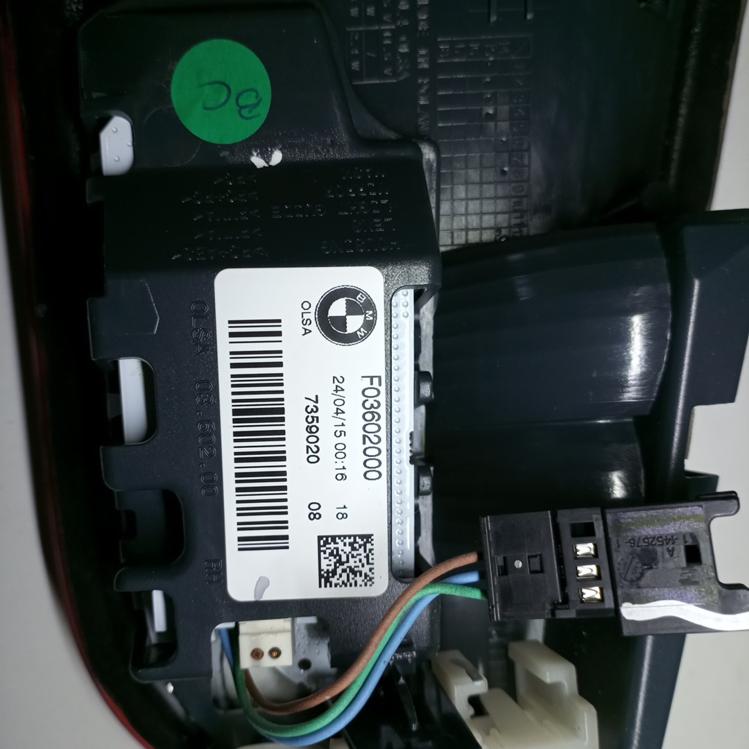 Farolim Stop Direito BMW 1 (F21) | 11 -  Imagem-2