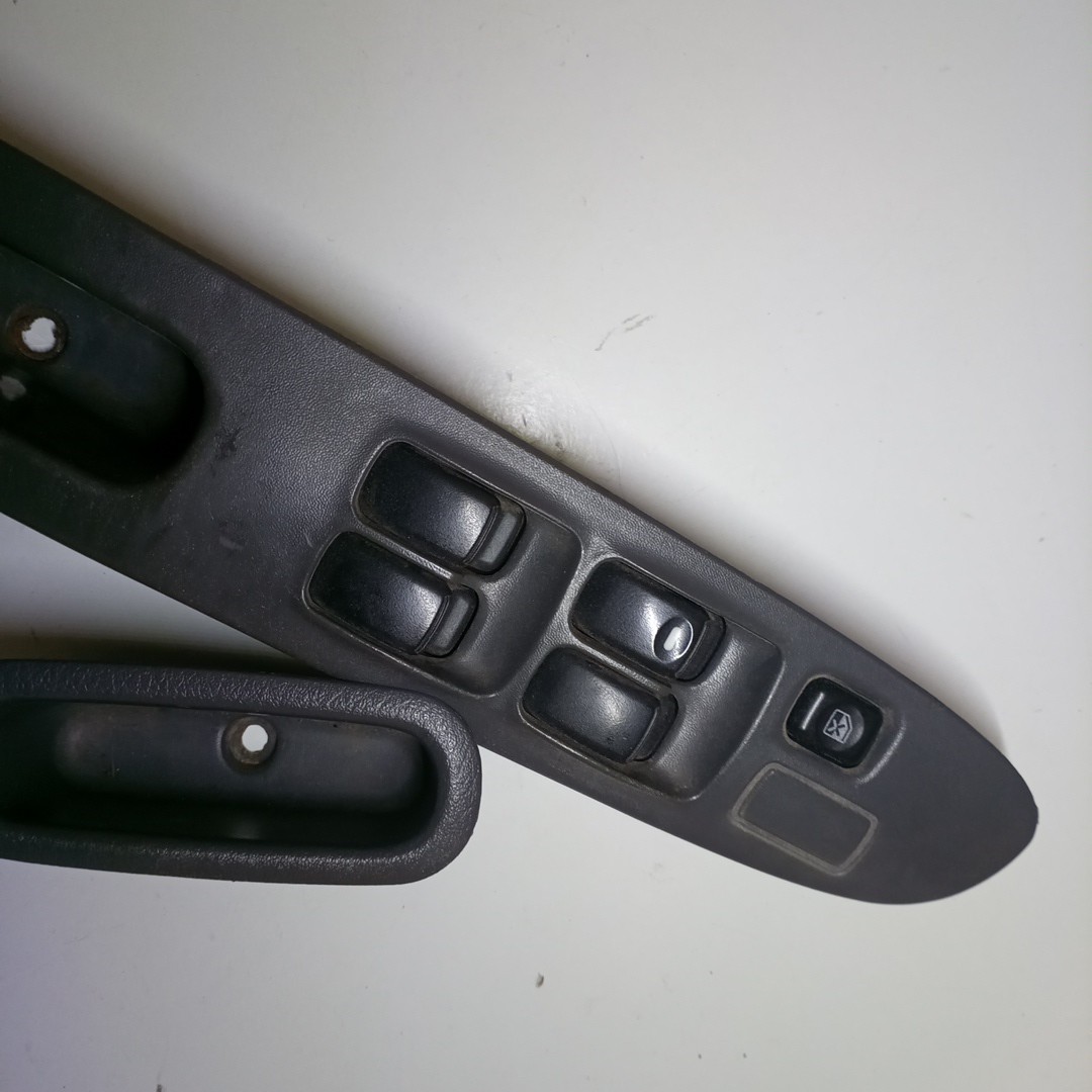 Comutador de vidro frente esquerdo MITSUBISHI LANCER IV (C6_A, C7_A) | 88 - 97 Imagem-2