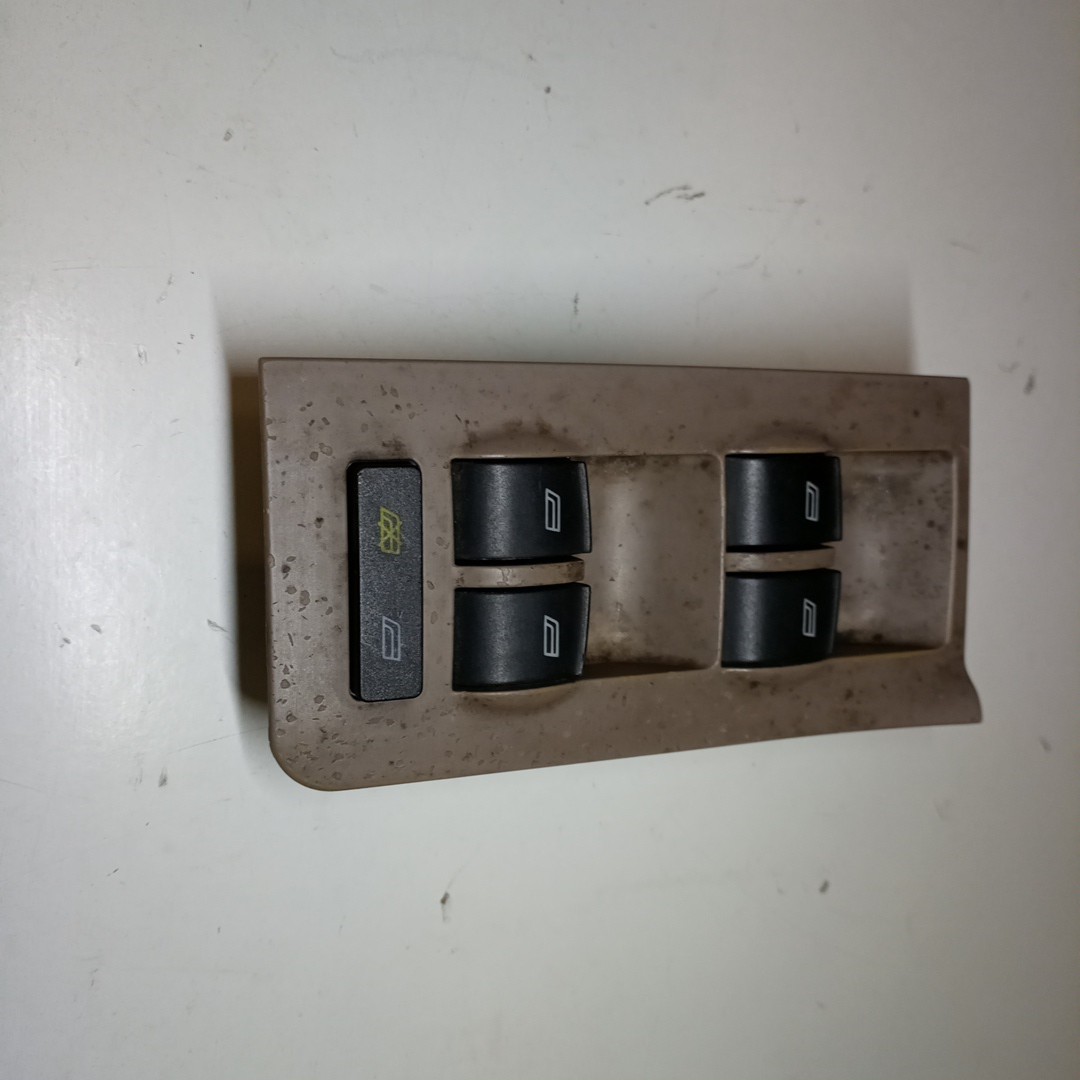 Comutador de vidro frente esquerdo AUDI A6 (4B2, C5) | 97 - 05 Imagem-1