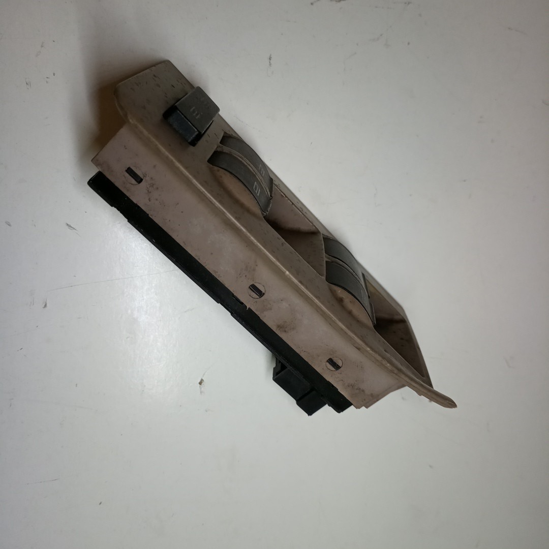 Comutador de vidro frente esquerdo AUDI A6 (4B2, C5) | 97 - 05 Imagem-2