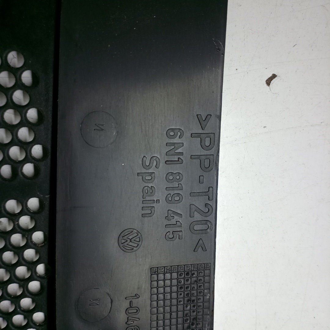 Grelha de torpedo VOLKSWAGEN POLO (6N1) | 94 - 99 Imagem-1