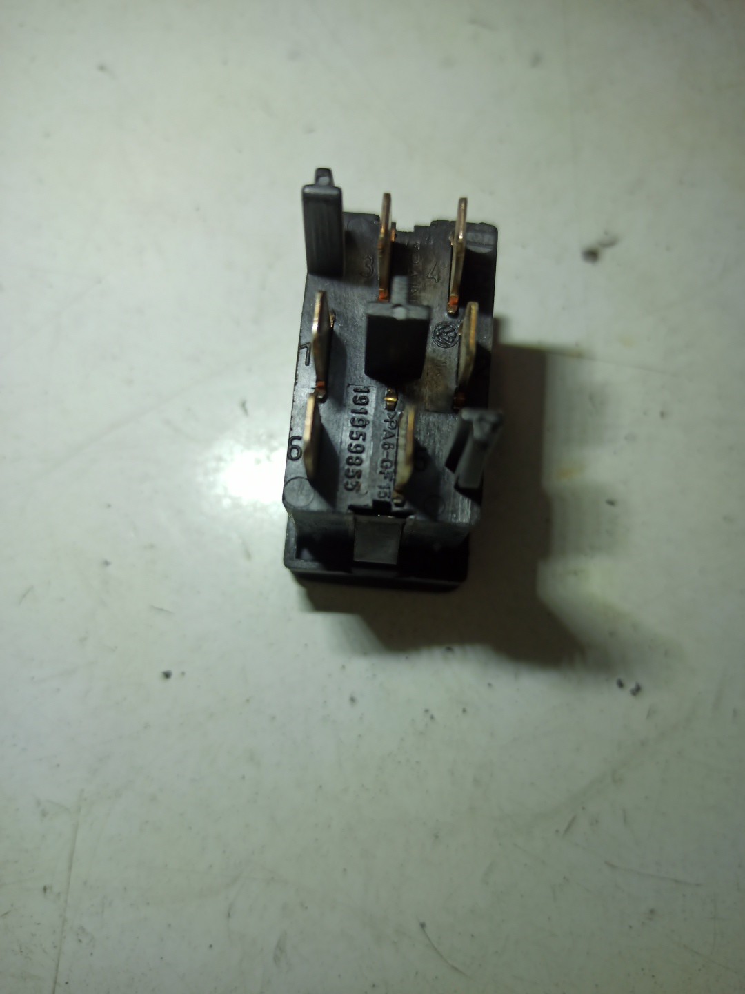 Comutador de vidro frente direito VOLKSWAGEN POLO (6N1) | 94 - 99