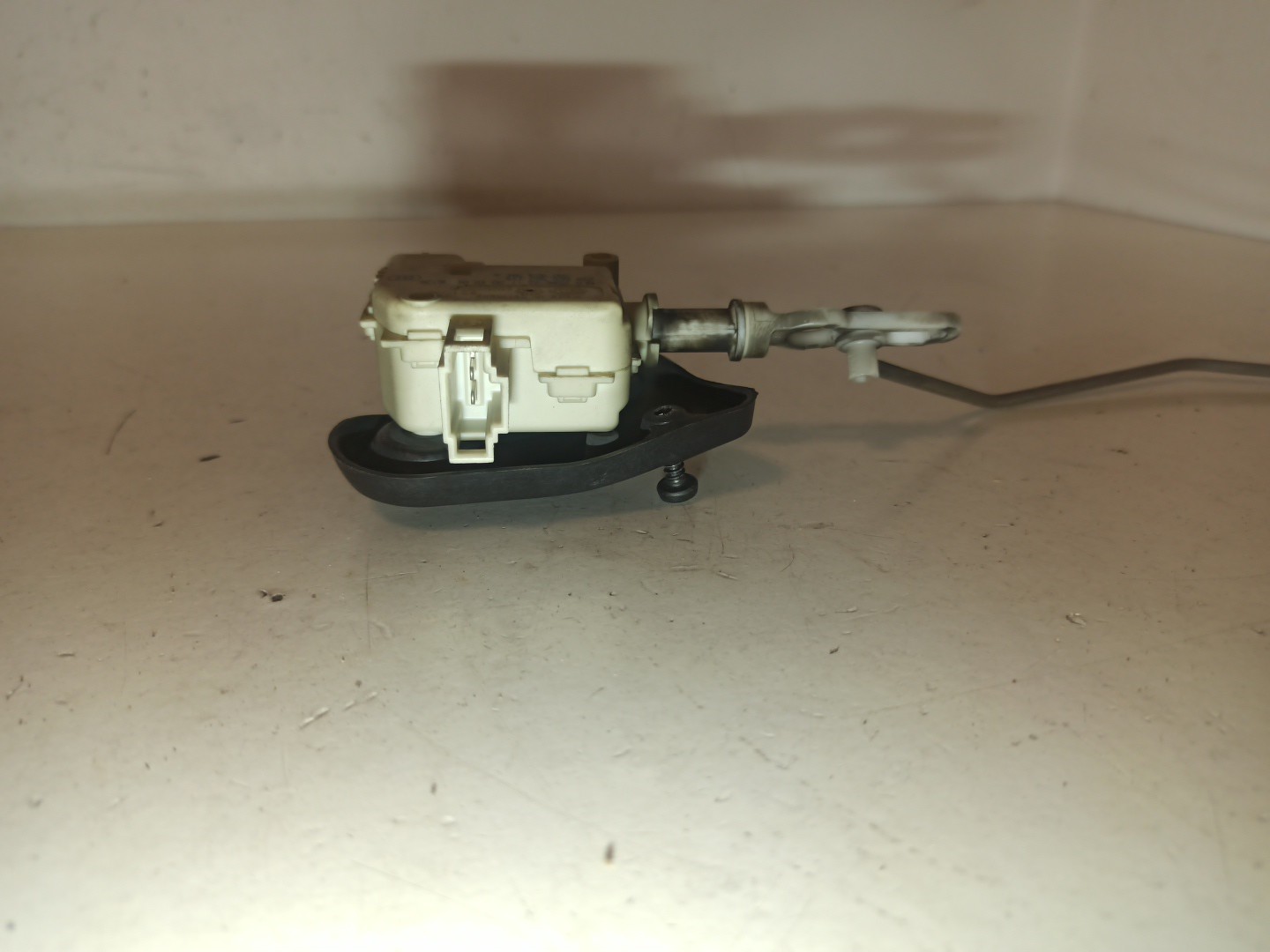 Motor de fecho da mala AUDI A4 (8E2, B6) | 00 - 05 Imagem-3