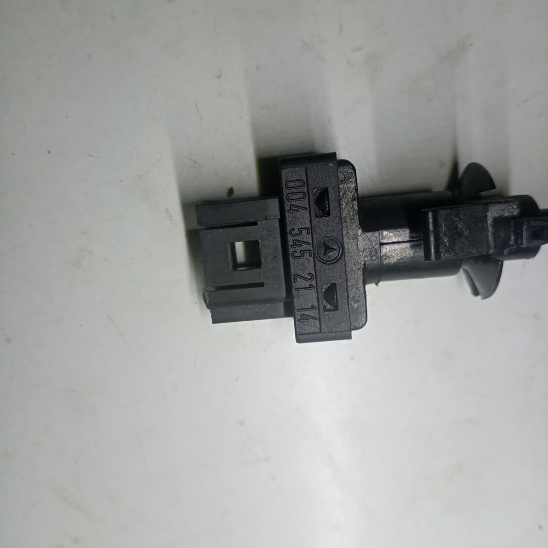 Sensor do pedal de embraiagem MERCEDES-BENZ E-CLASS (W211) | 02 - 09 Imagem-2