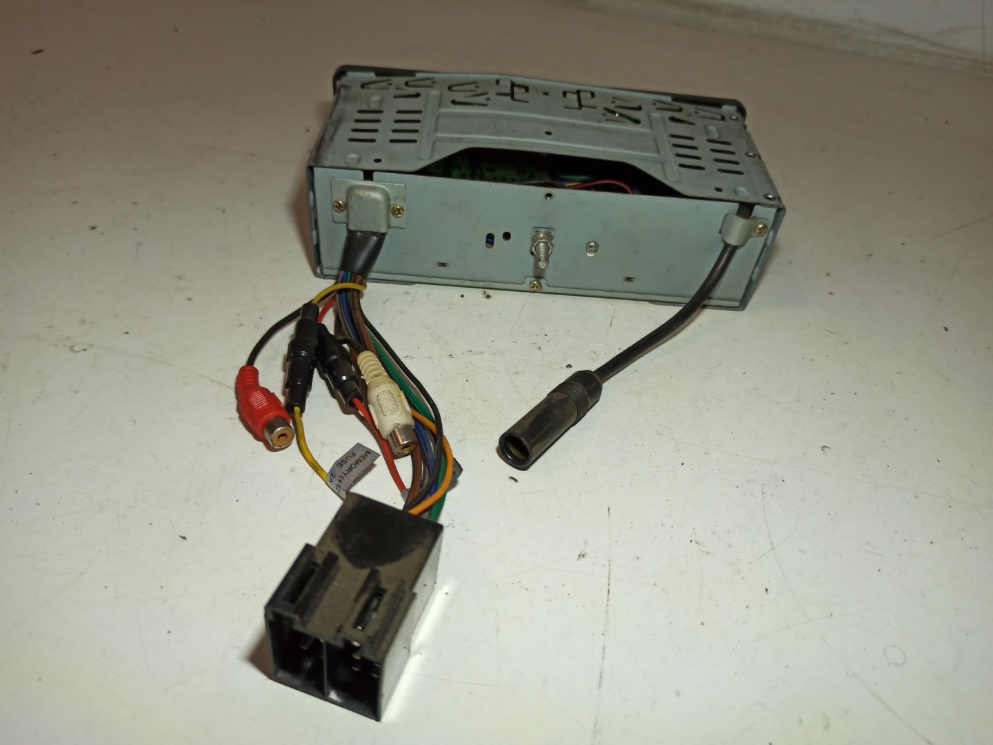 Auto-Rádio VOLVO V40 Combi (645) | 95 - 04 Imagem-1