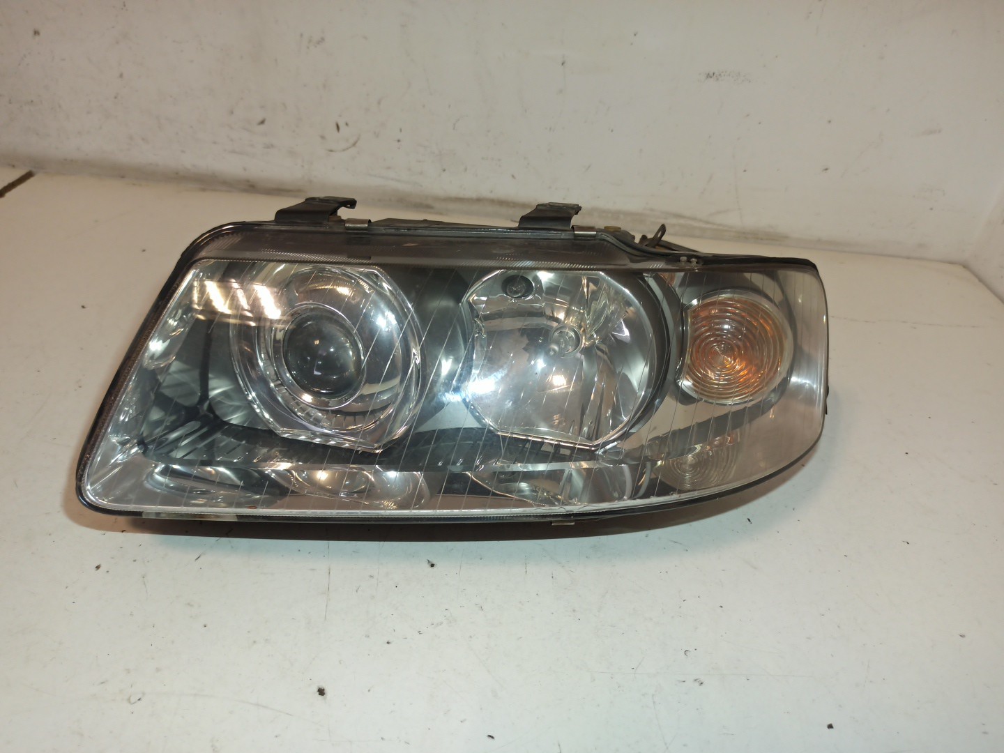 Ótica Esquerda Xénon AUDI A3 (8L1) | 96 - 06