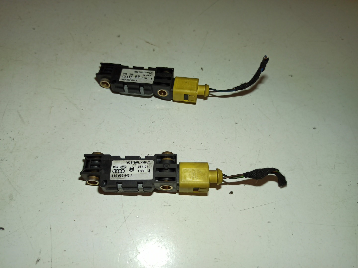 Sensor de airbag AUDI A4 (8E2, B6) | 00 - 05 Imagem-1