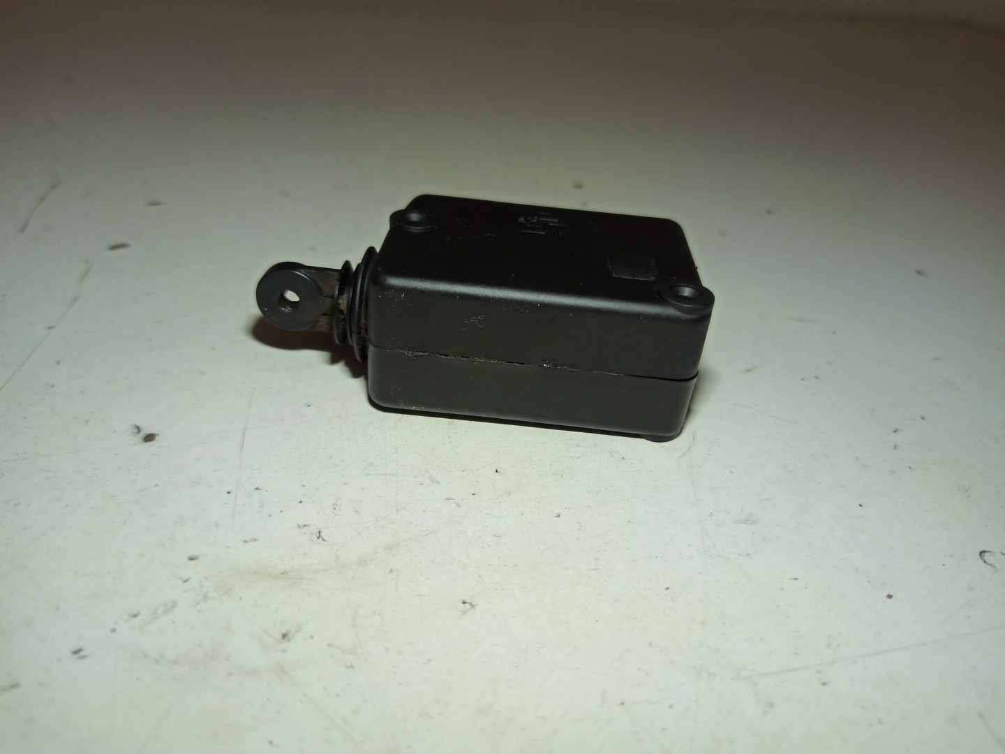 Motor de fecho da mala VOLVO V40 Combi (645) | 95 - 04 Imagem-2