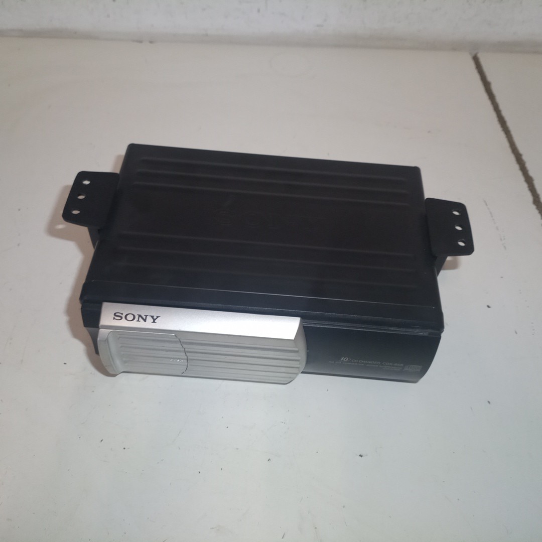 Caixa de CDs VOLKSWAGEN PASSAT (3B2) | 96 - 01