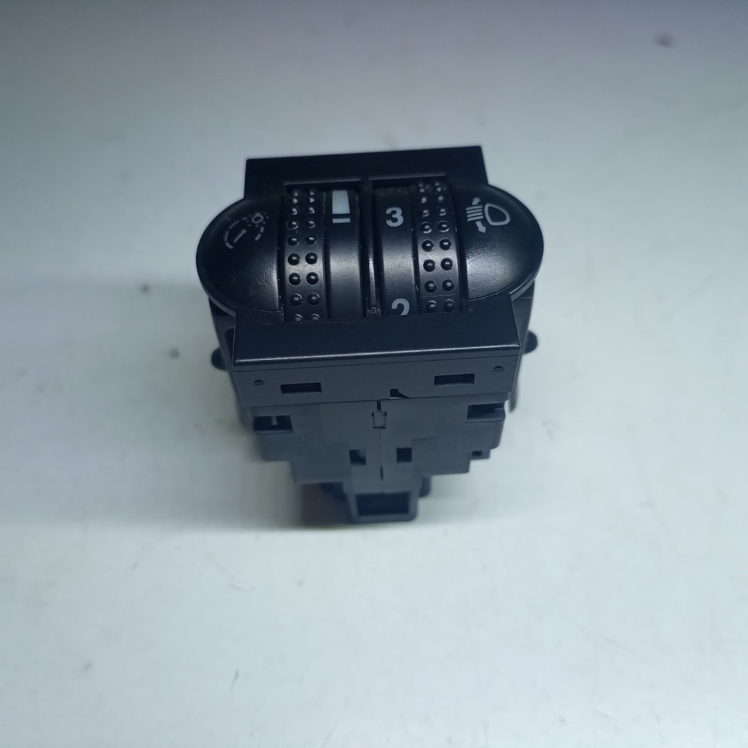 Regulador de luzes VOLKSWAGEN PASSAT (3B2) | 96 - 01 Imagem-1