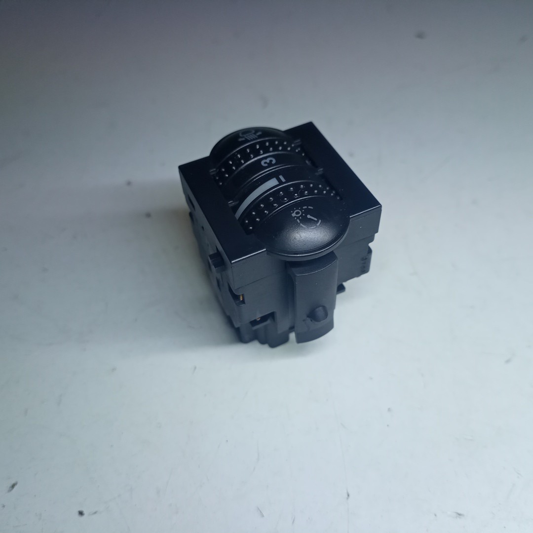 Regulador de luzes VOLKSWAGEN PASSAT (3B2) | 96 - 01 Imagem-2