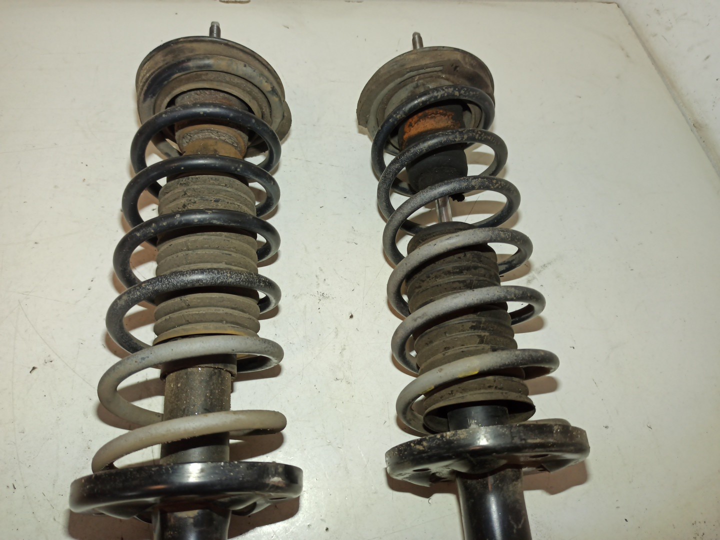 Amortecedores traseiros VOLKSWAGEN GOLF III Van (1H1) | 91 - 97 Imagem-2