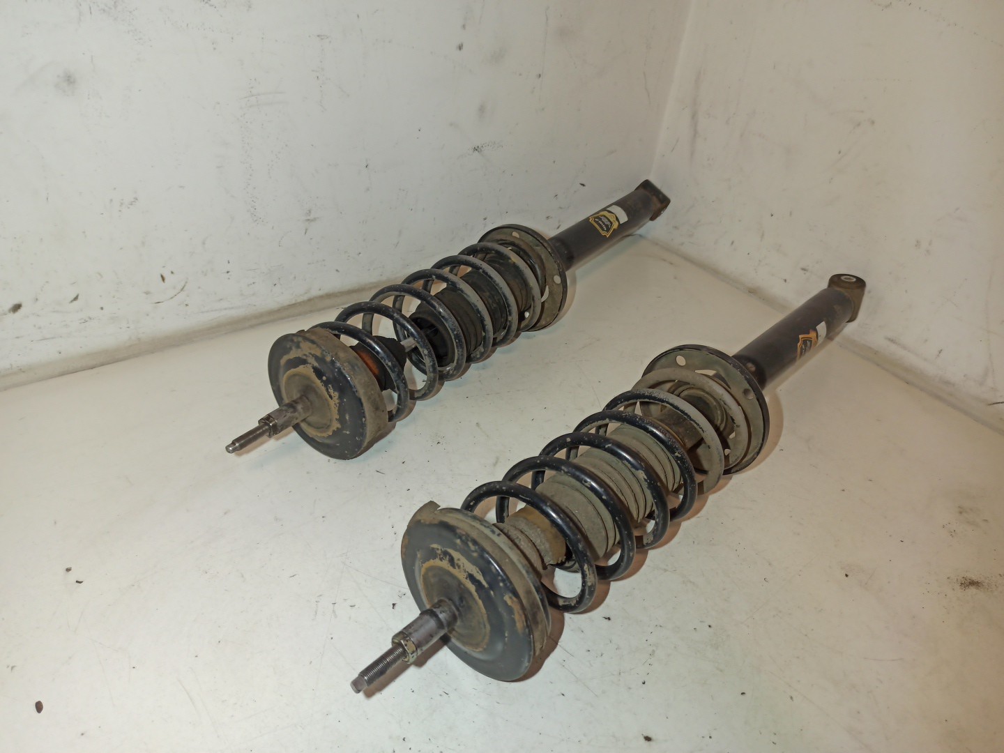 Amortecedores traseiros VOLKSWAGEN GOLF III Van (1H1) | 91 - 97 Imagem-4