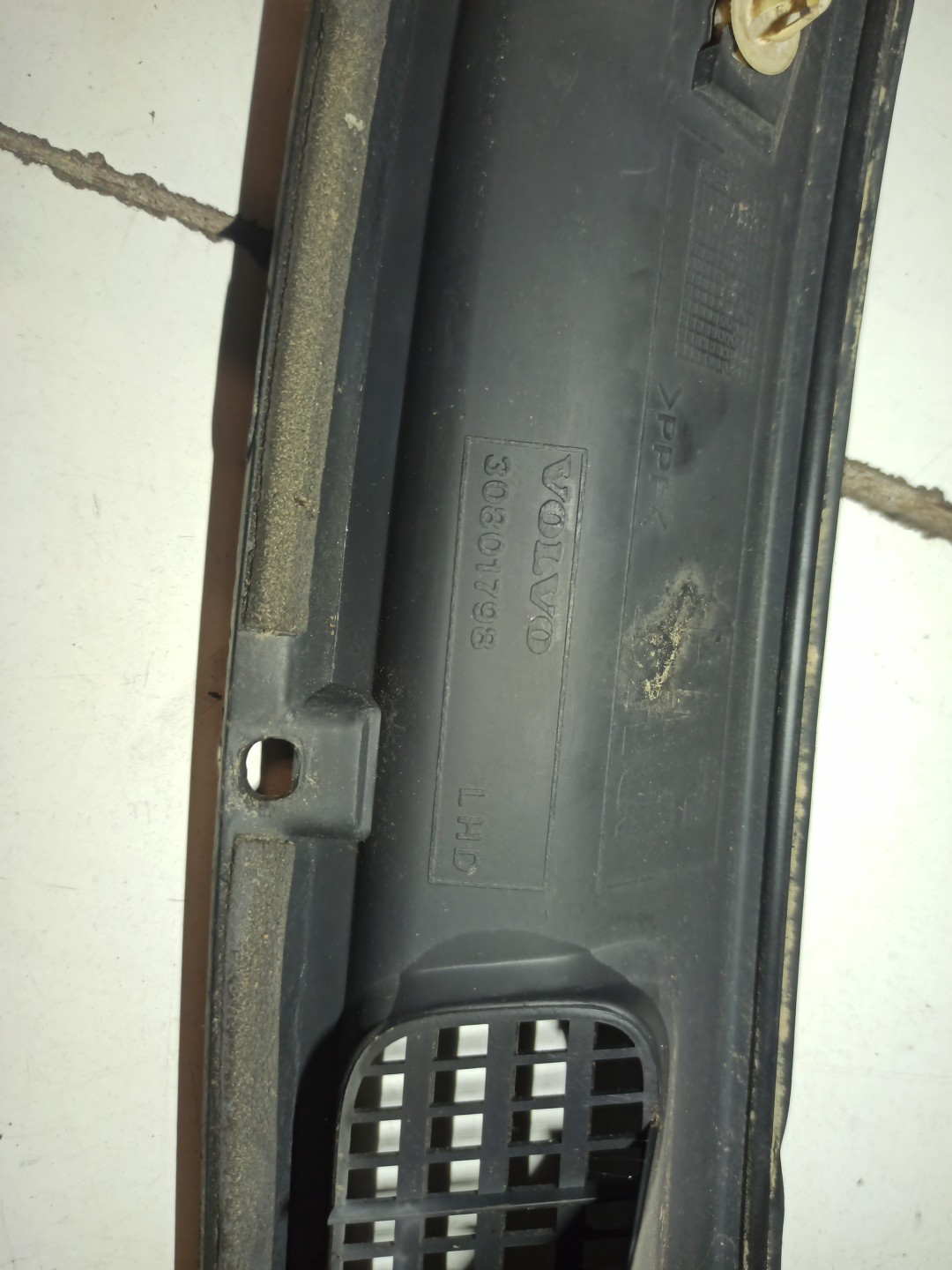 Grelha de torpedo VOLVO V40 Combi (645) | 95 - 04 Imagem-1