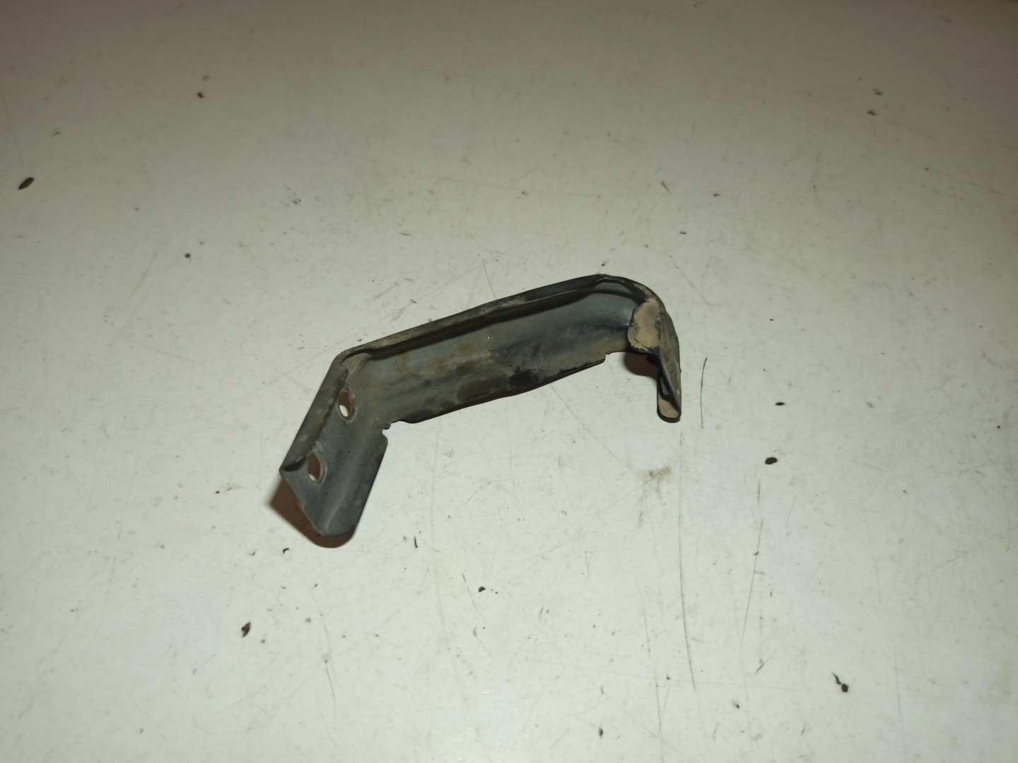 Suporte de montagem guarda lamas VOLVO V40 Combi (645) | 95 - 04