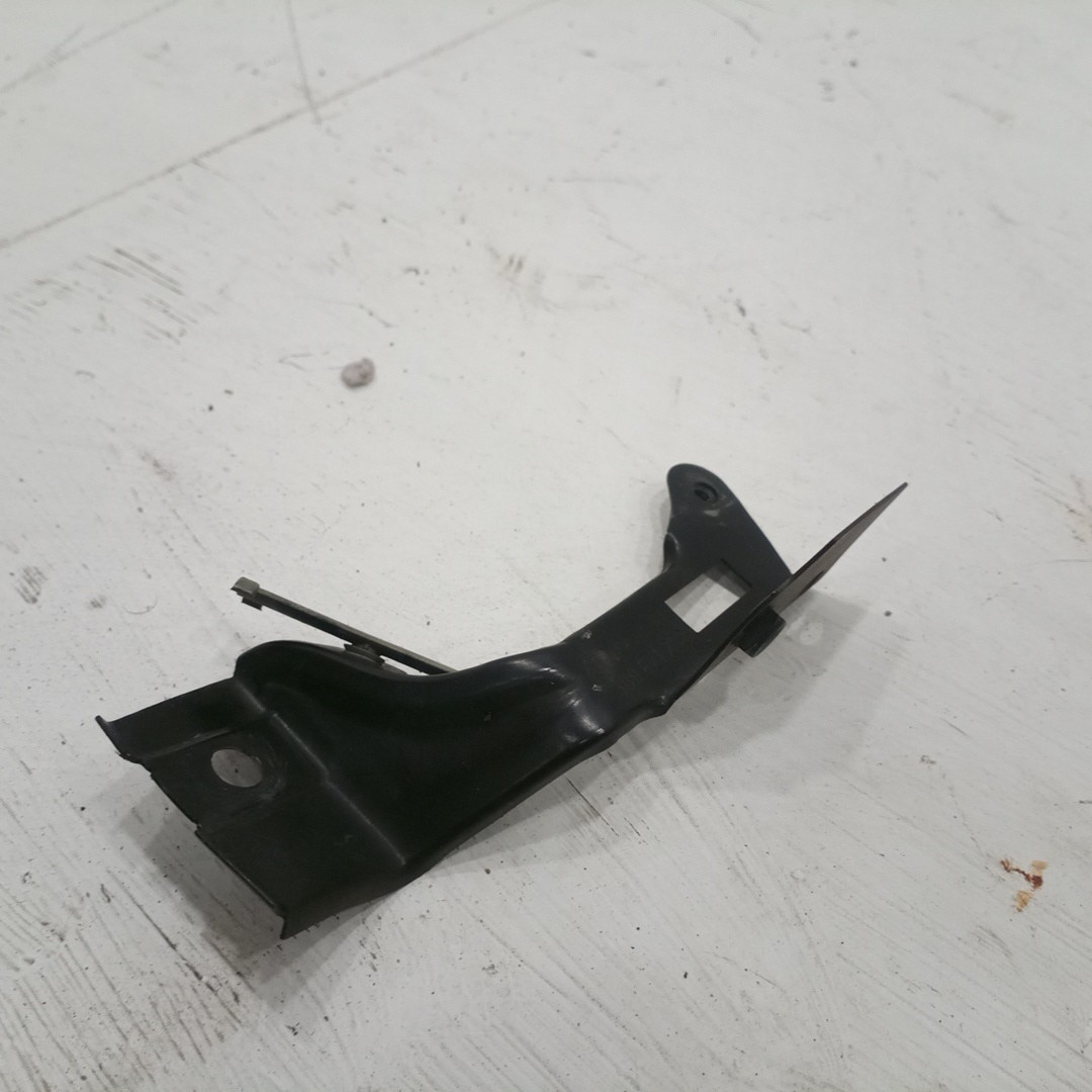 Suporte de montagem guarda lamas VOLKSWAGEN PASSAT (3B2) | 96 - 01