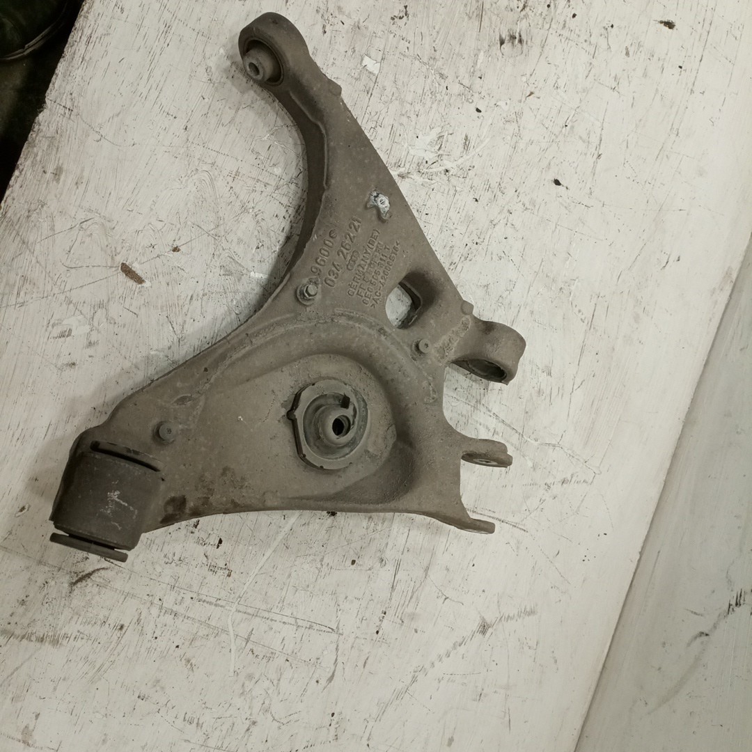 Braço de suspensão traseiro esquerdo AUDI A4 (8E2, B6) | 00 - 05 Imagem-1