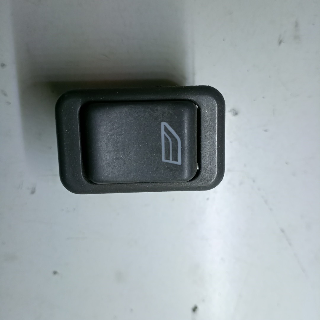 Comutador de vidro frente esquerdo VOLVO V40 Combi (645) | 95 - 04 Imagem-2