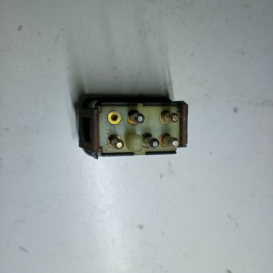 Comutador de vidro frente esquerdo VOLVO V40 Combi (645) | 95 - 04 Imagem-3