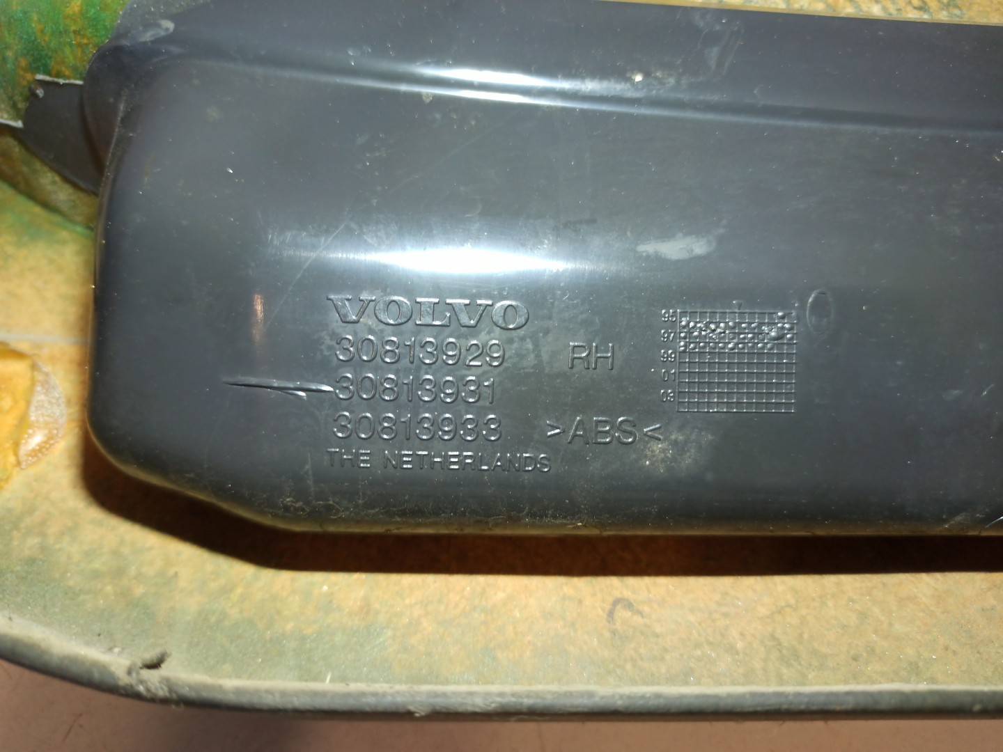 Quartela de porta trás direita VOLVO V40 Combi (645) | 95 - 04 Imagem-1