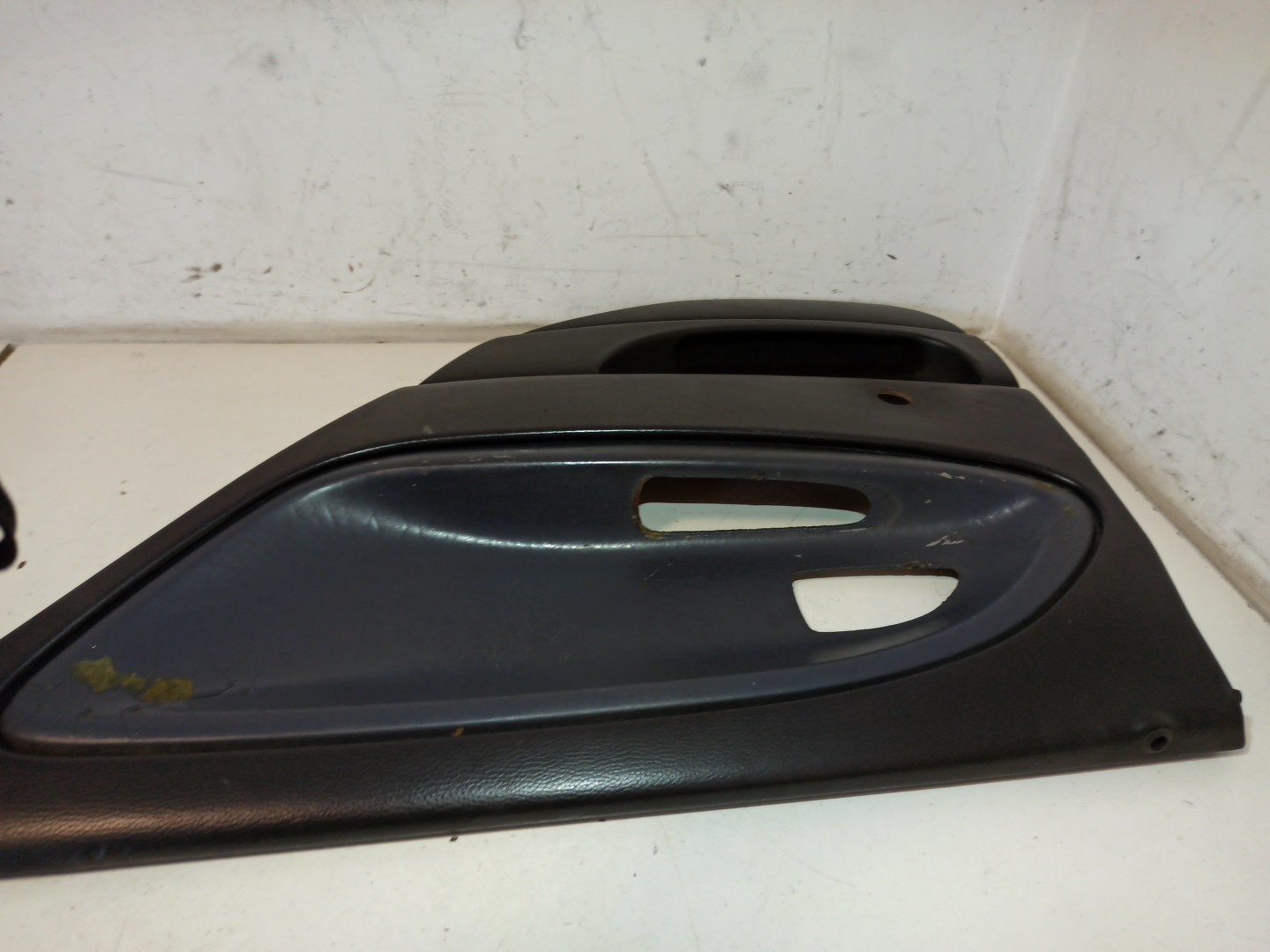 Quartela de porta trás direita VOLVO V40 Combi (645) | 95 - 04 Imagem-3