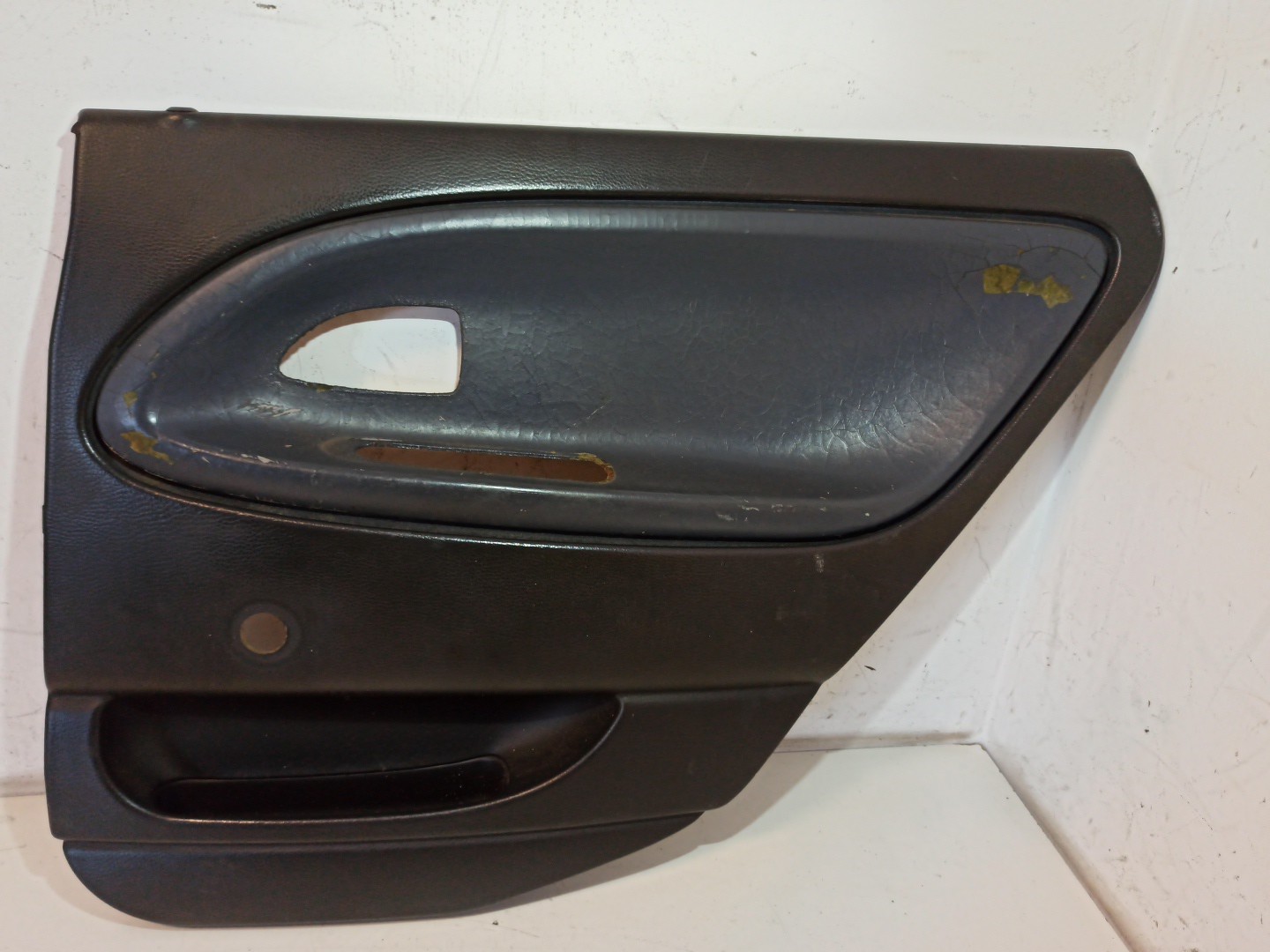 Quartela de porta trás direita VOLVO V40 Combi (645) | 95 - 04 Imagem-4