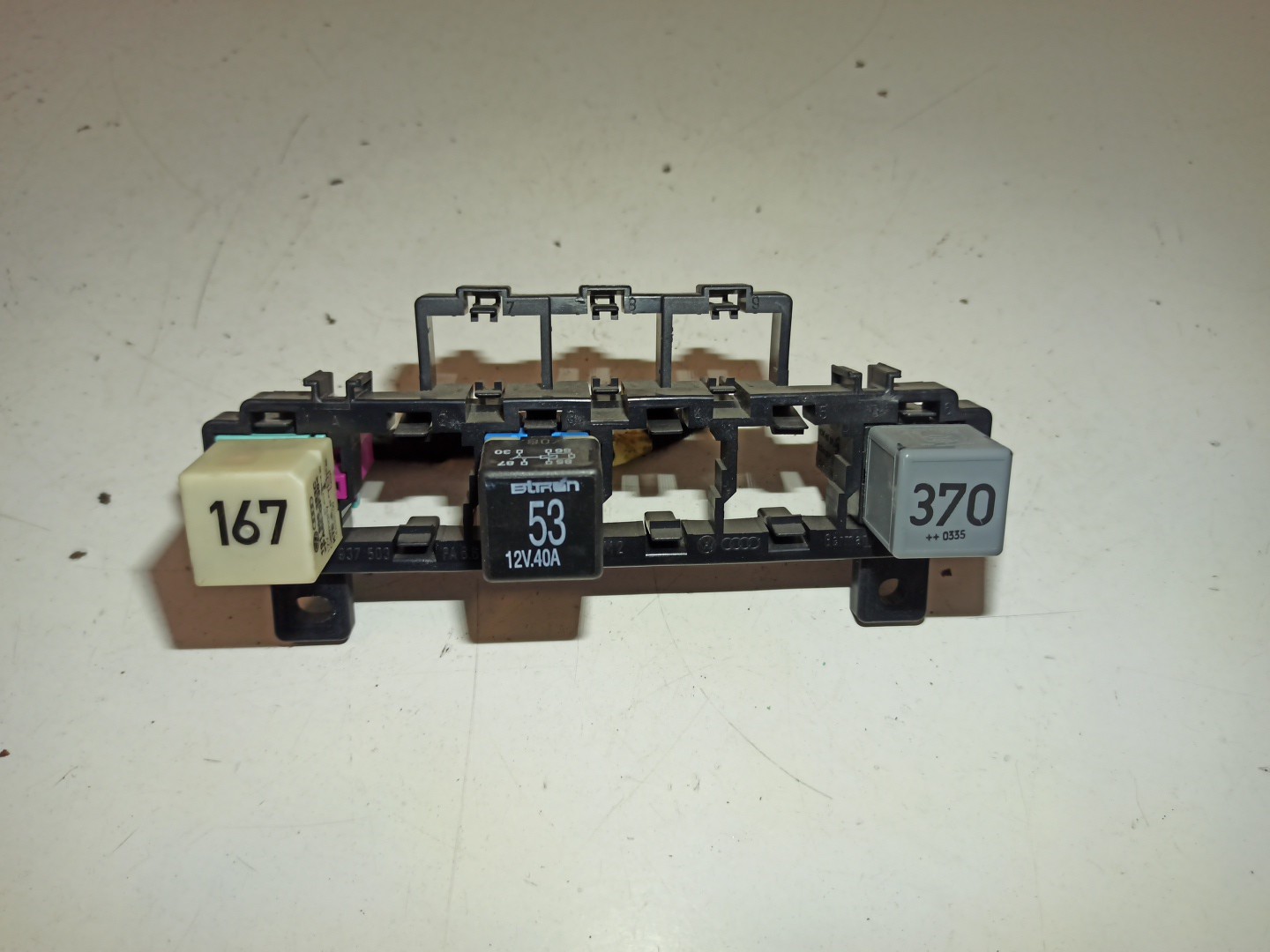 Placa de suporte de fusíveis AUDI A4 Avant (8E5, B6) | 00 - 05 Imagem-4