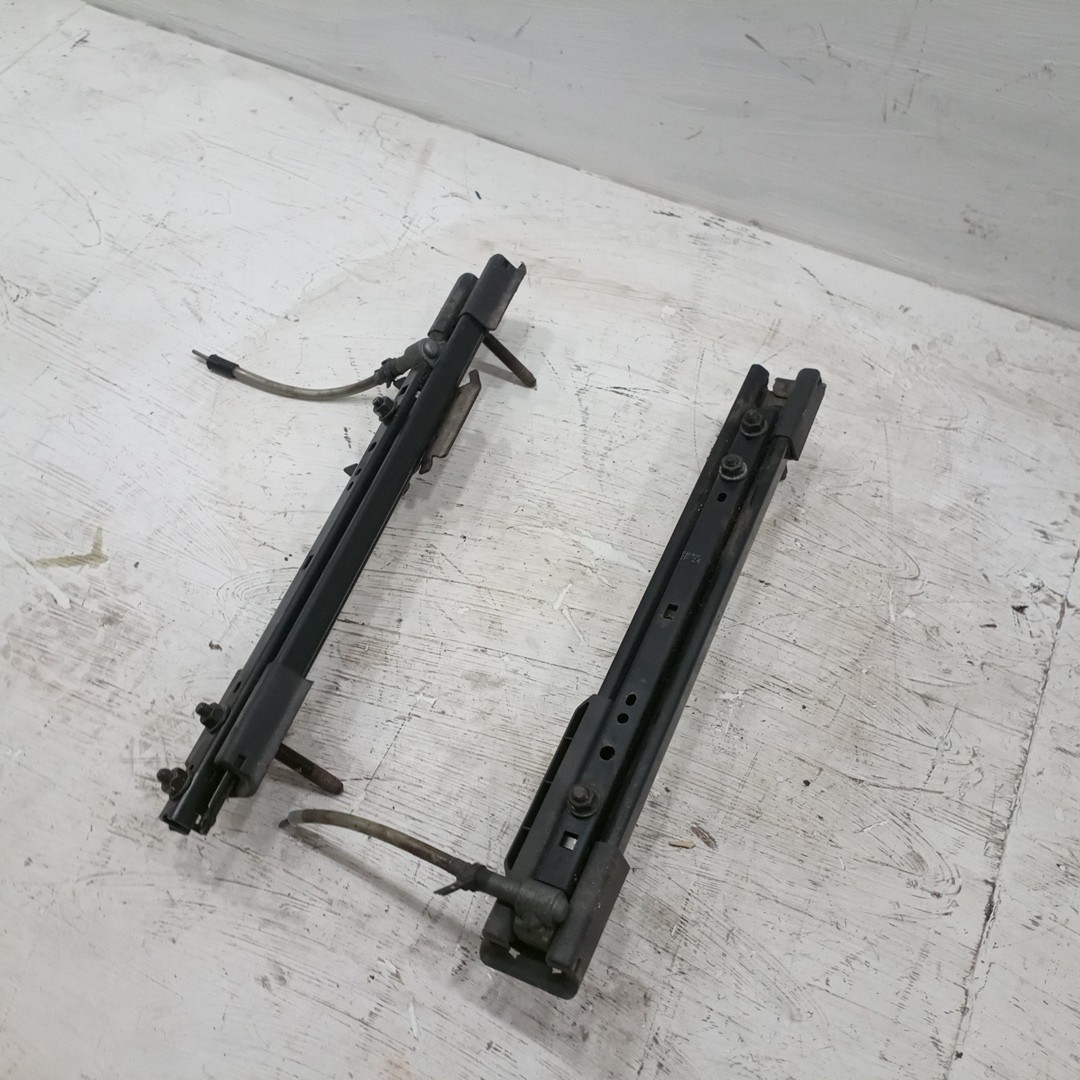 Guia deslizante de banco RENAULT LAGUNA II (BG0/1_) | 01 - 07 Imagem-2