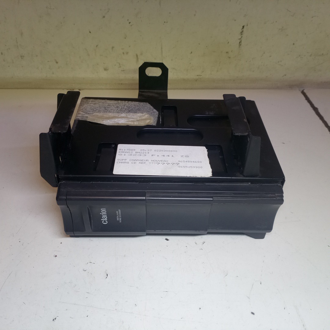 Caixa de CDs PEUGEOT 607 (9D, 9U) | 00 - 