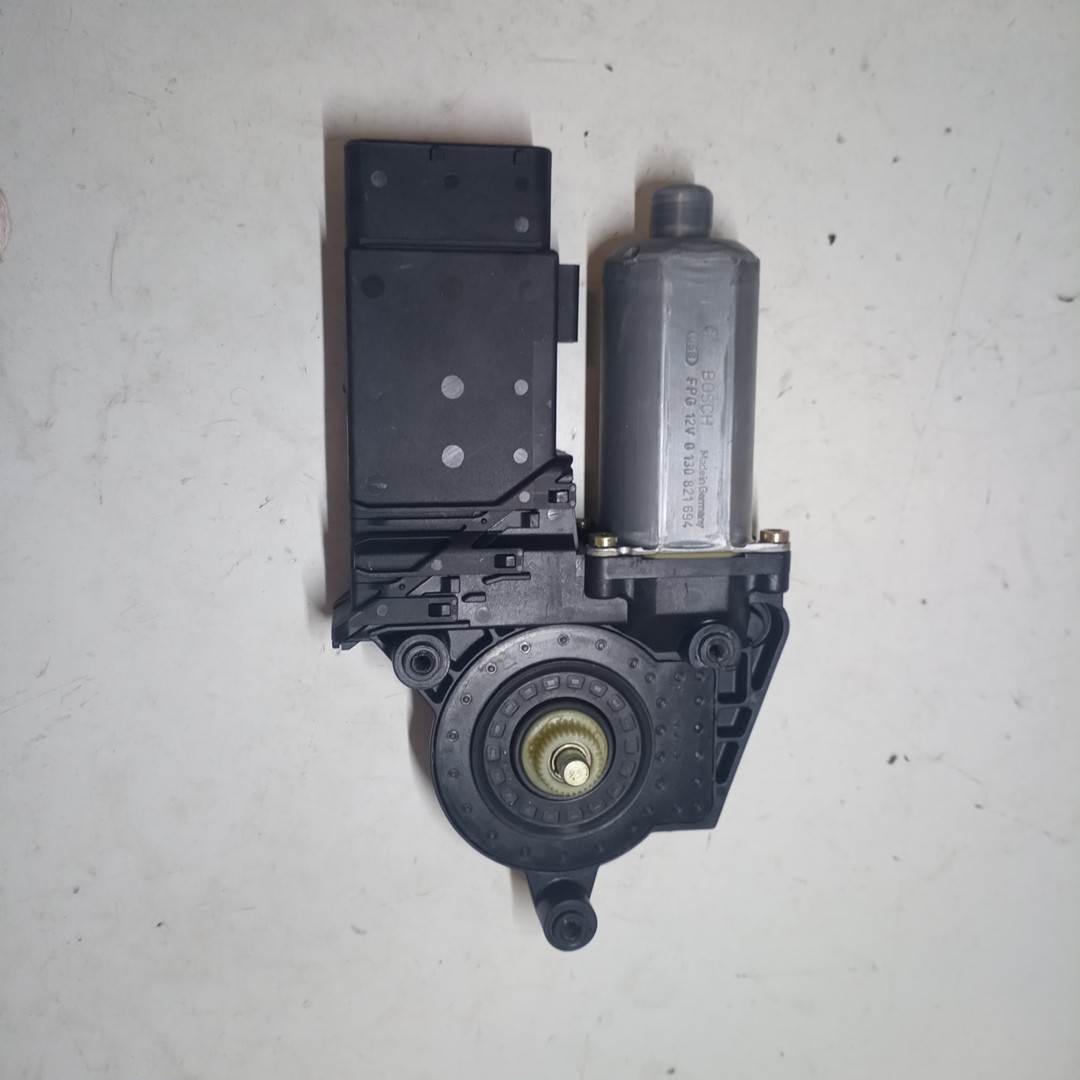 Motor de vidro frente direito VOLKSWAGEN PASSAT (3B2) | 96 - 01 Imagem-2