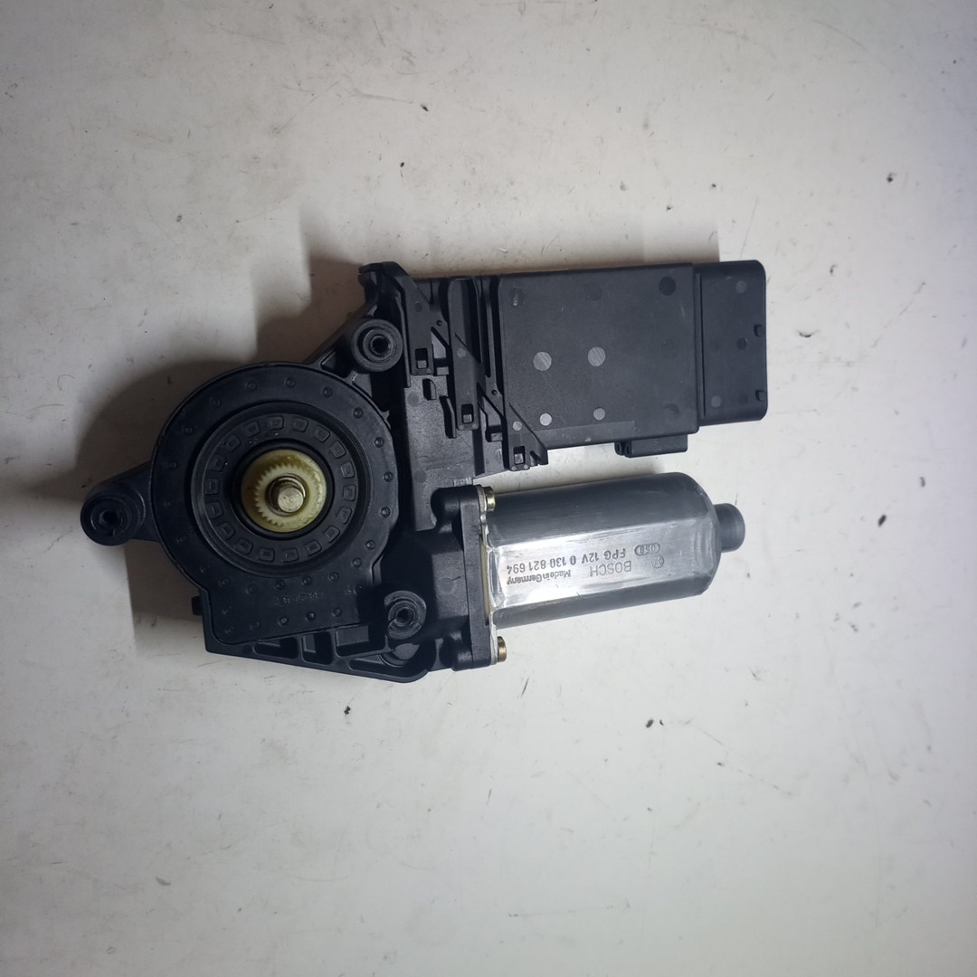 Motor de vidro frente direito VOLKSWAGEN PASSAT (3B2) | 96 - 01 Imagem-3