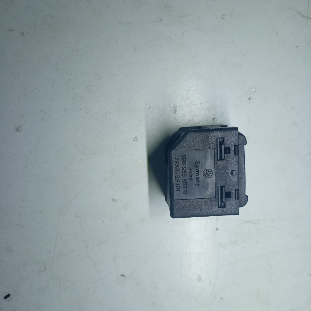 Comutador de vidro frente direito VOLKSWAGEN PASSAT (3B2) | 96 - 01