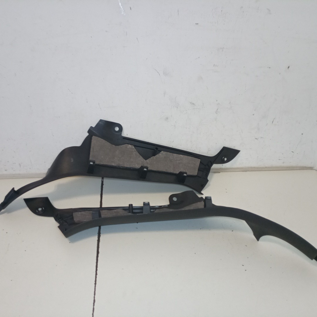 Moldura de pilar AUDI A3 Sportback (8PA) | 04 - 15 Imagem-2