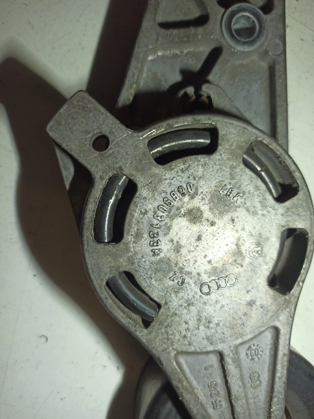 Rolo tensor, correia trapezoidal AUDI A4 Avant (8E5, B6) | 00 - 05 Imagem-1