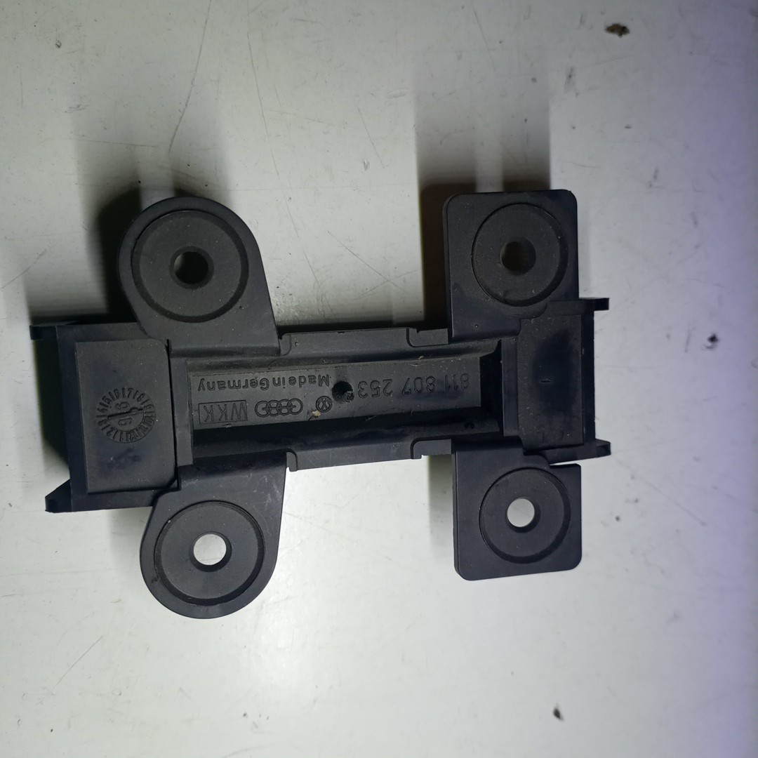 Suporte de para-choques AUDI 100 (44, 44Q, C3) | 82 - 91 Imagem-1