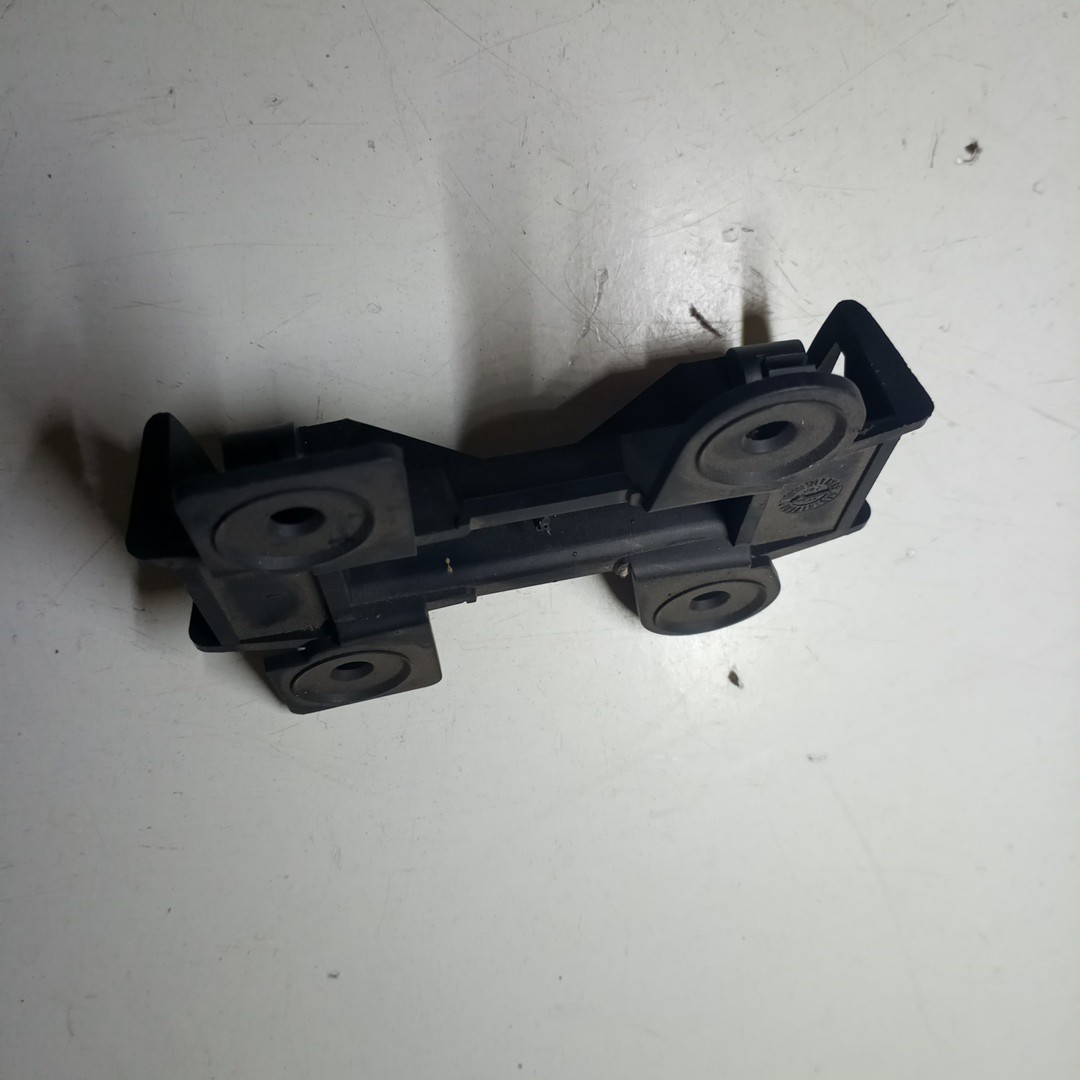 Suporte de para-choques AUDI 100 (44, 44Q, C3) | 82 - 91 Imagem-3