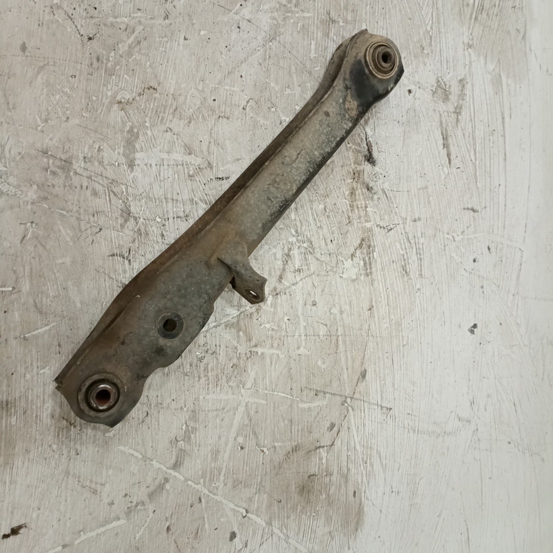 Braço de suspensão traseiro esquerdo VOLVO V40 Combi (645) | 95 - 04 Imagem-2