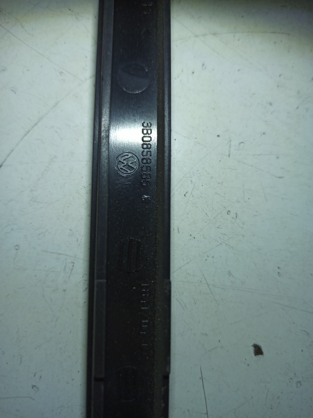 Moldura de consola central VOLKSWAGEN PASSAT Variant (3B6) | 00 - 05 Imagem-2