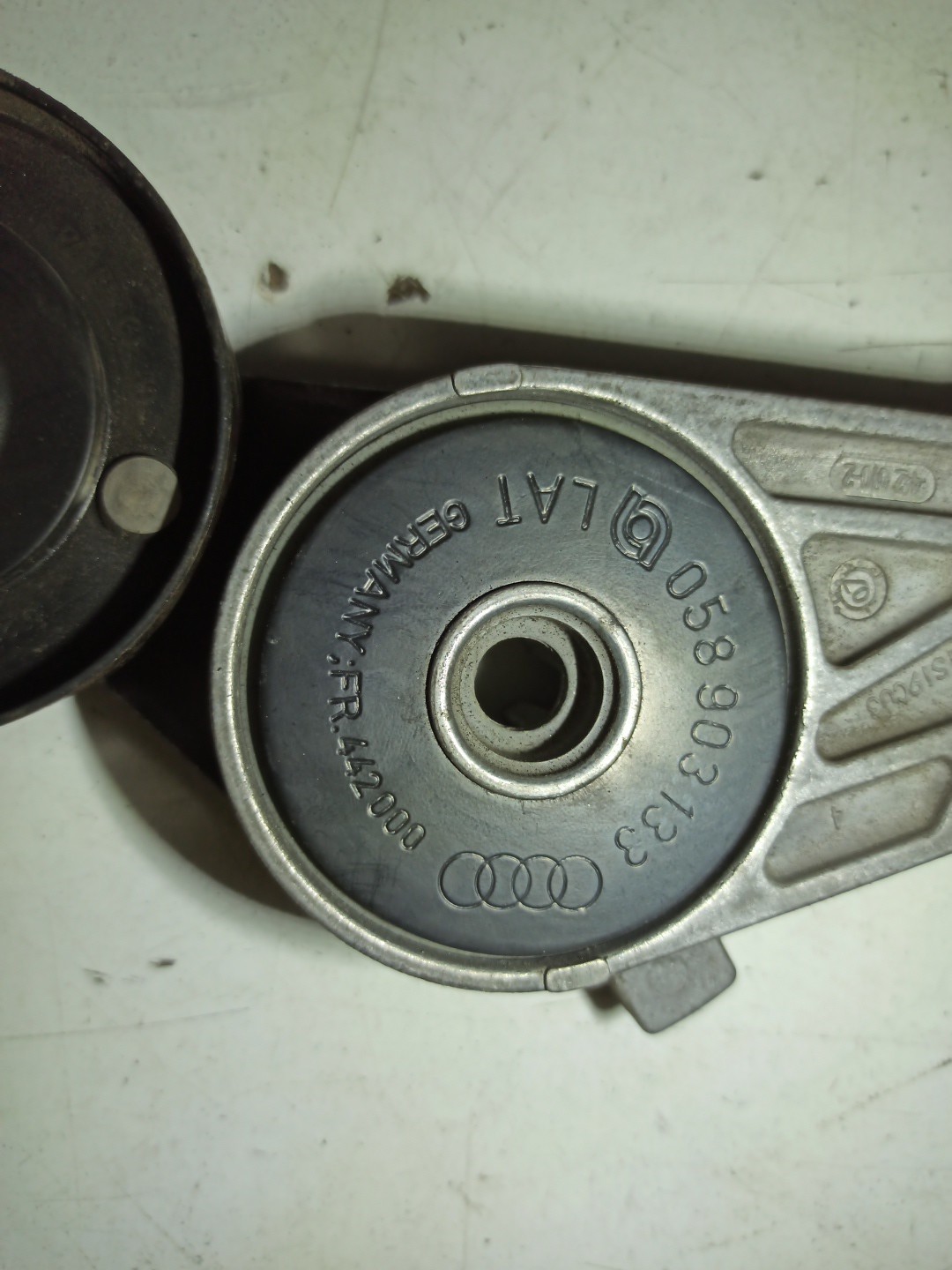 Rolo tensor, correia trapezoidal VOLKSWAGEN PASSAT Variant (3B6) | 00 - 05 Imagem-1