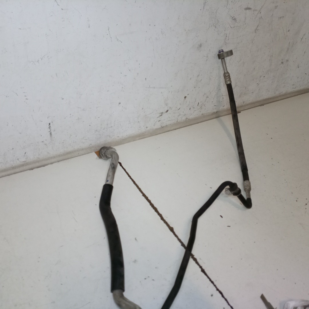 Tubo de Ar Condicionado VOLKSWAGEN PASSAT Variant (3B6) | 00 - 05 Imagem-1