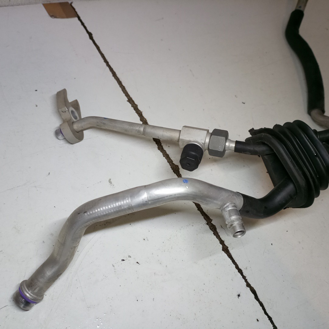 Tubo de Ar Condicionado VOLKSWAGEN PASSAT Variant (3B6) | 00 - 05 Imagem-4