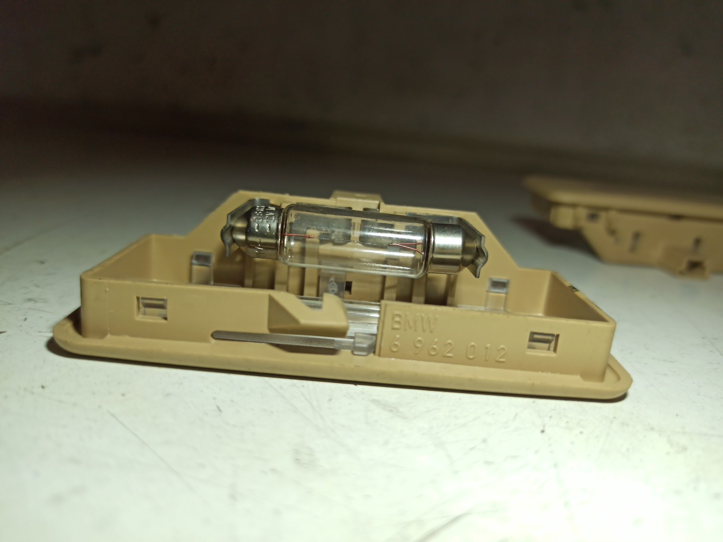 Luz de cortesia BMW 5 Touring (E61) | 04 - 10 Imagem-1