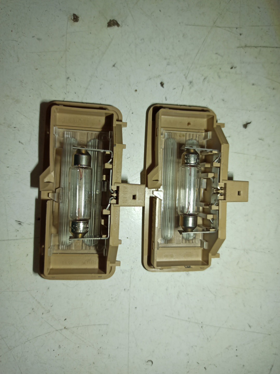 Luz de cortesia BMW 5 Touring (E61) | 04 - 10 Imagem-2