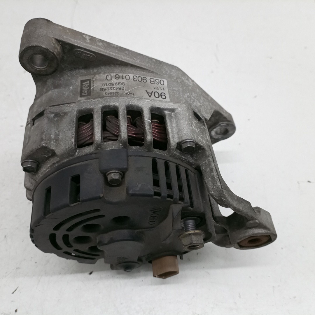 Alternador VOLKSWAGEN PASSAT Variant (3B6) | 00 - 05 Imagem-3