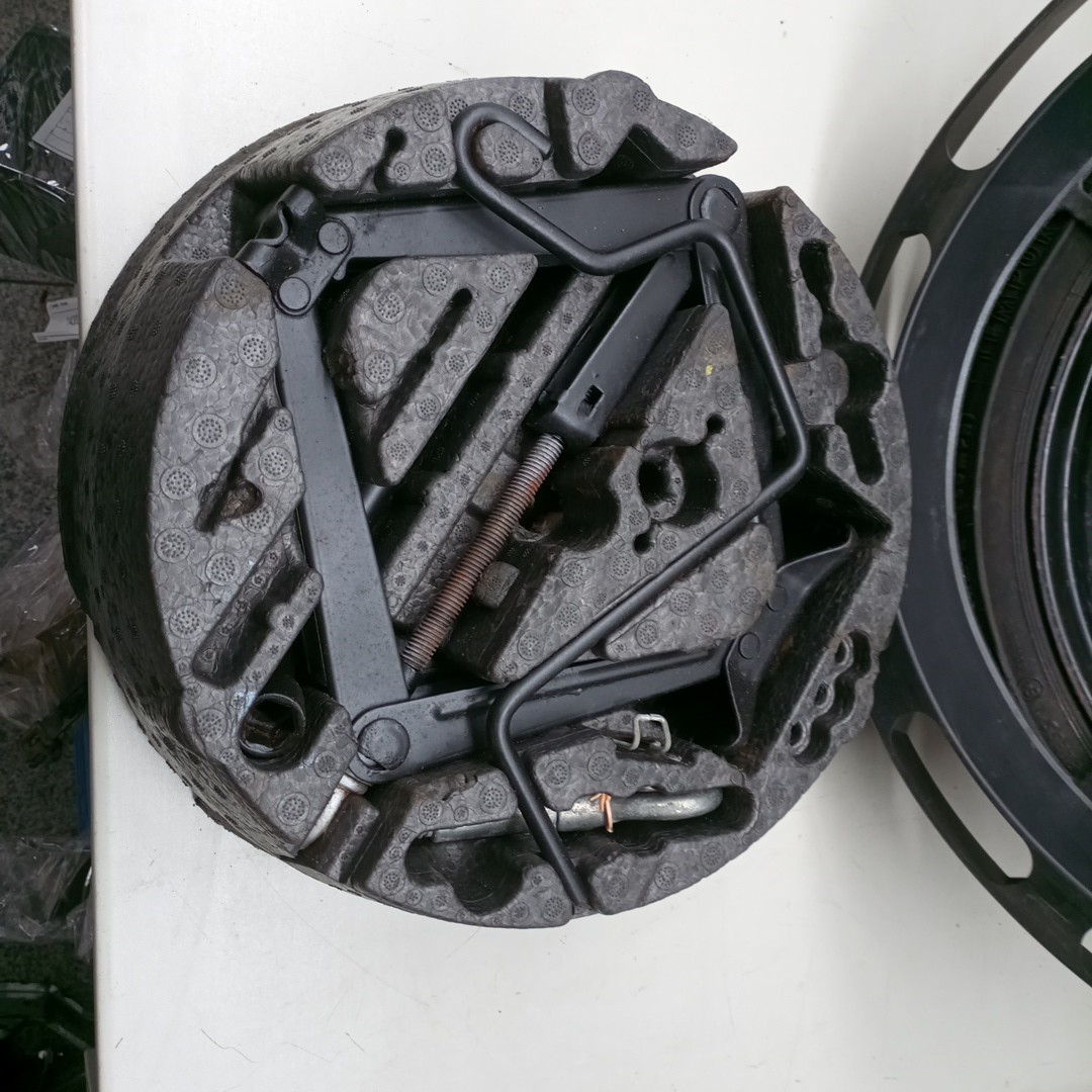 Kit pneu suplente OPEL ASTRA H Combi (A04) | 04 - 14 Imagem-2