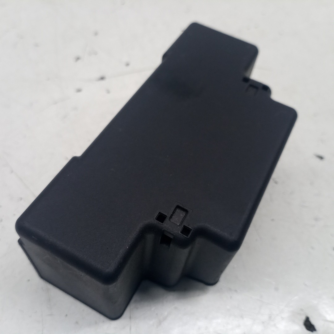 Tampa de caixa de fusiveis OPEL ASTRA H Combi (A04) | 04 - 14 Imagem-4