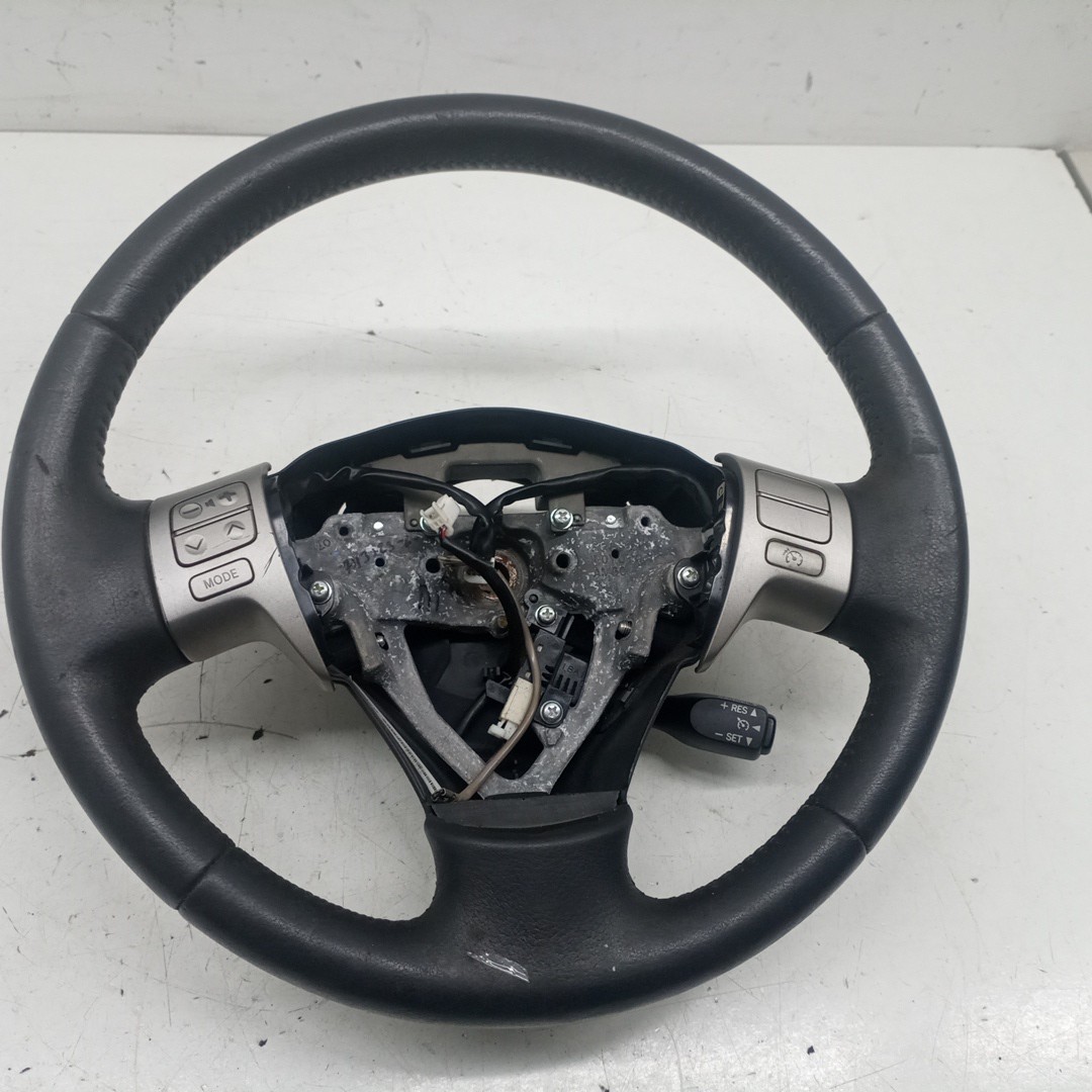 Volante TOYOTA AURIS Combi (_E18_) | 13 - 18 Imagem-1
