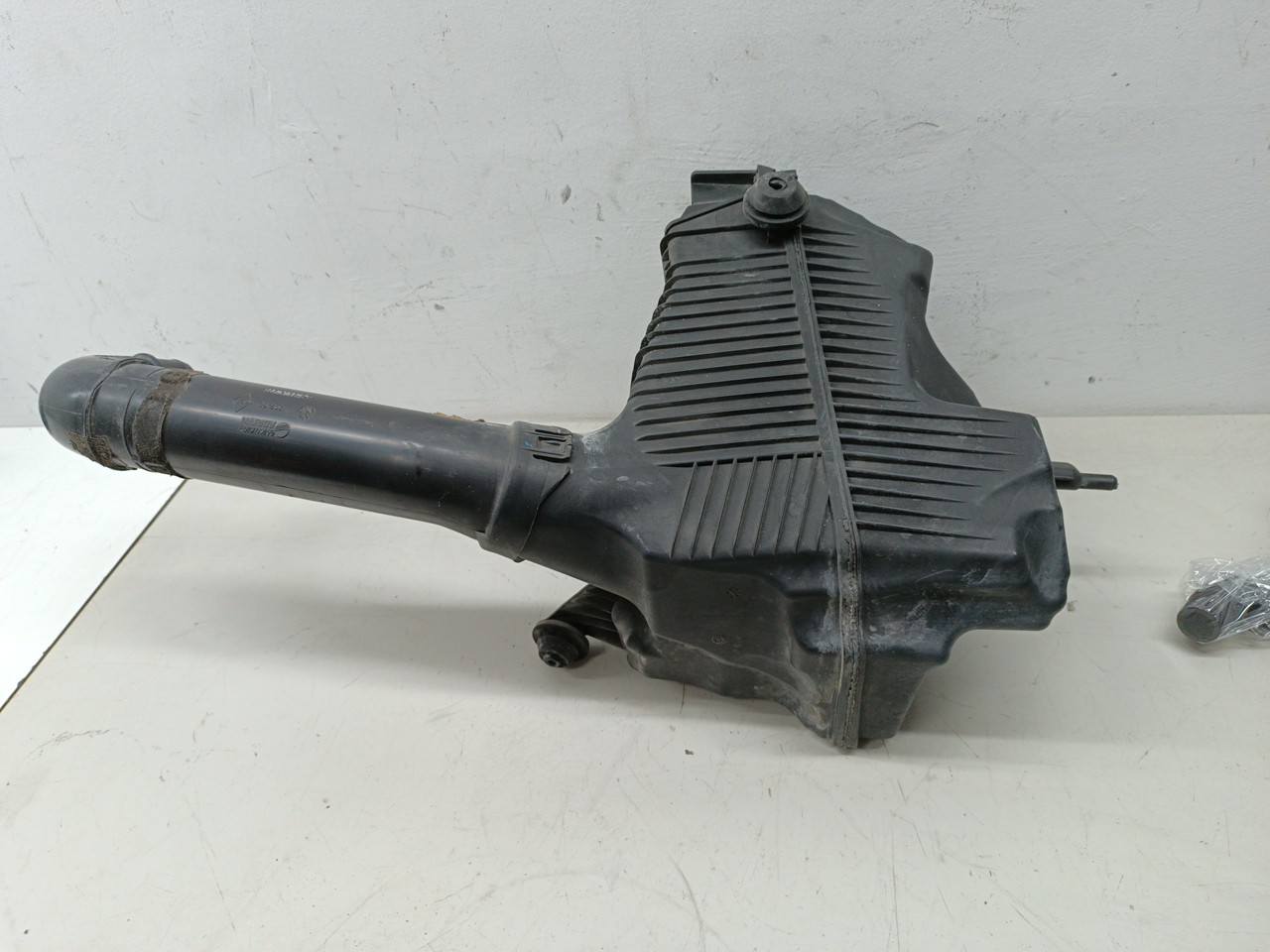 Caixa de filtro de ar com tubo de ar RENAULT MEGANE II (BM0/1_, CM0/1_) | 01 - 12 Imagem-1