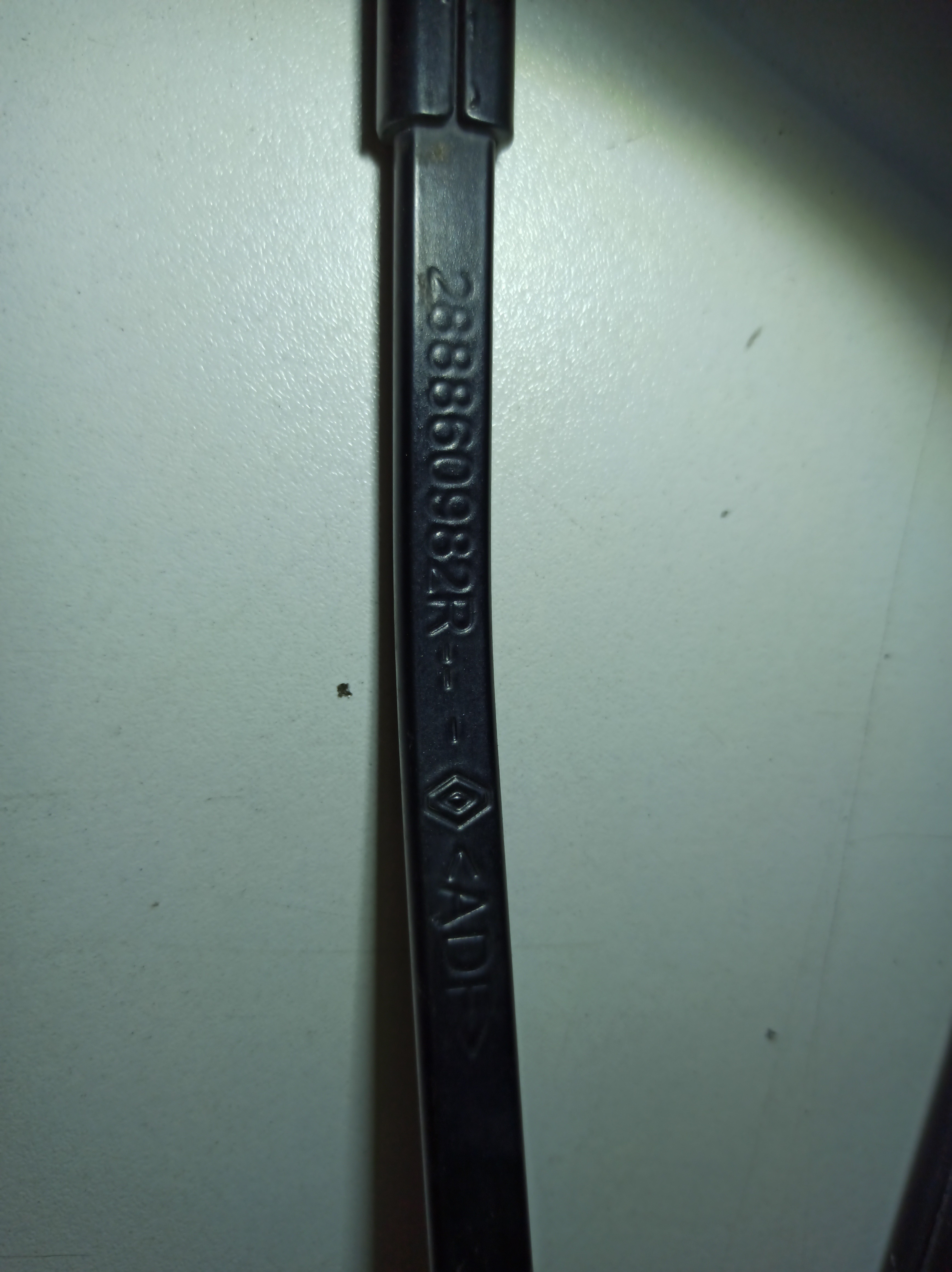 Braços das escovas frente RENAULT CLIO III Caixa (SB_, SR_) | 05 - 
